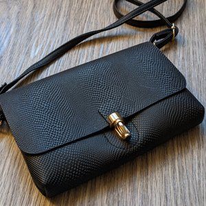 Convertable crossbody/belt bag